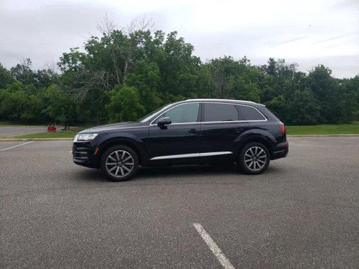 2019 Audi Q7 45 Premium Plus