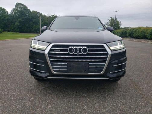 2019 Audi Q7 45 Premium Plus