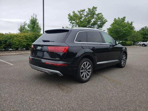 2019 Audi Q7 45 Premium Plus