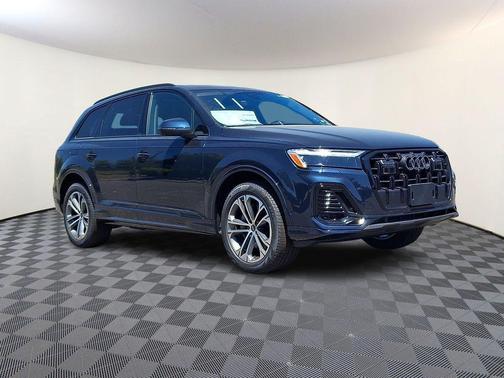 Waitomo Blue Metallic 2026 Audi Q7 45 Premium