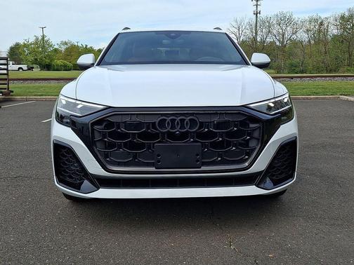 Glacier White Metallic 2026 Audi Q8 55 Prestige