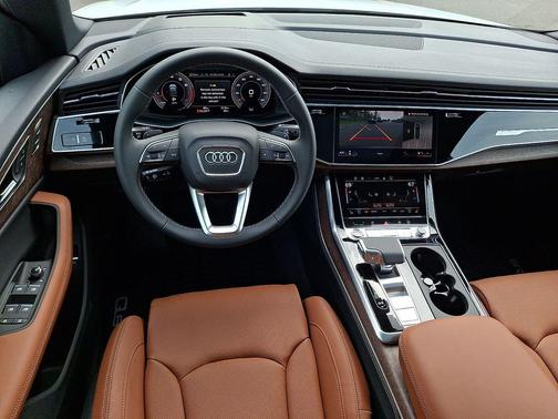 Glacier White Metallic 2026 Audi Q8 55 Prestige