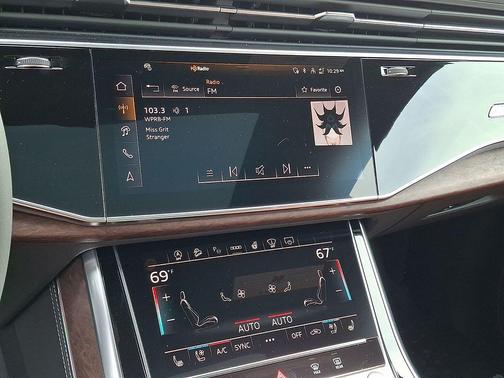 Glacier White Metallic 2026 Audi Q8 55 Prestige