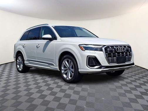 Carrara White 2025 Audi Q7 45 Premium Plus