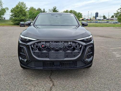 Mythos Black Metallic 2026 Audi SQ5 3.0T Premium Plus