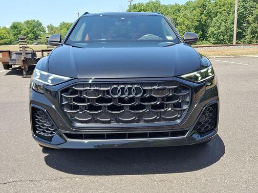 Mythos Black Metallic 2024 Audi SQ8 4.0T Prestige