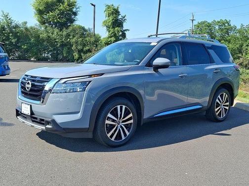 2024 Nissan Pathfinder Platinum 4WD
