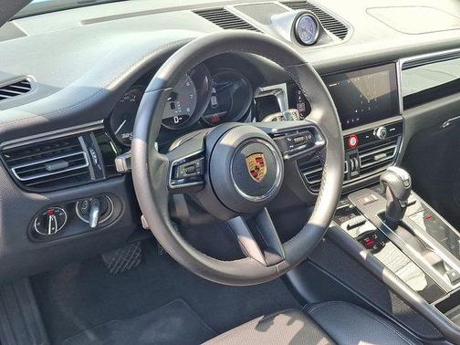2022 Porsche Macan S