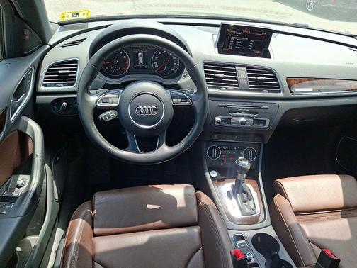 Mythos Black Metallic 2017 Audi Q3 2.0T Prestige