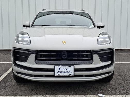 2024 Porsche Macan Base