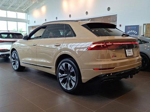2025 Audi Q8 55 Premium Plus