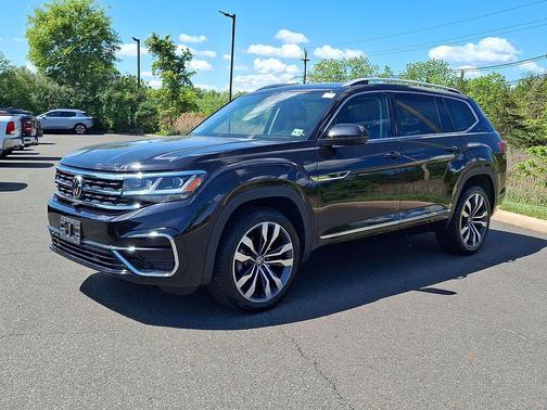 Deep Black 2023 Volkswagen Atlas 3.6L SEL Premium