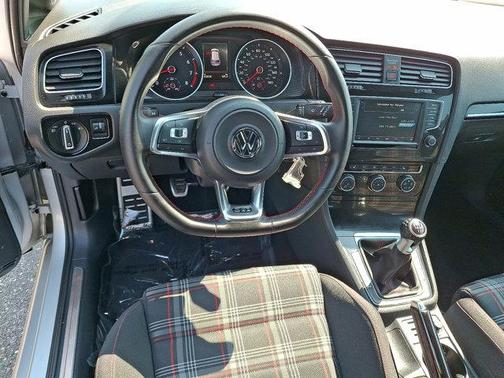 2016 Volkswagen Golf GTI 2.0T S 4-Door