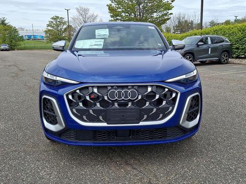 Ultra Blue Metallic 2026 Audi SQ5 3.0T Premium Plus