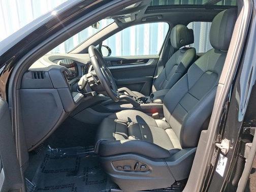 2024 Porsche Cayenne AWD