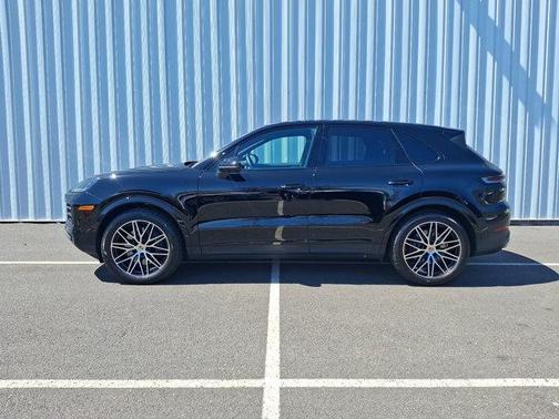 2024 Porsche Cayenne AWD