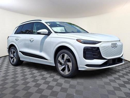 2025 Audi Q6 e-tron Premium Plus quattro