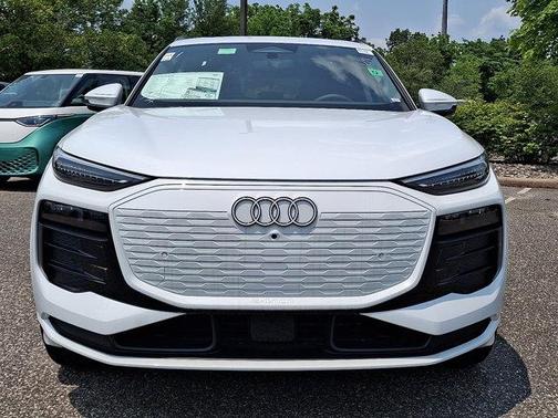 2025 Audi Q6 e-tron Premium Plus quattro