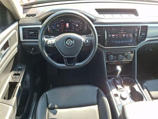 Deep Black 2019 Volkswagen Atlas 3.6L SEL