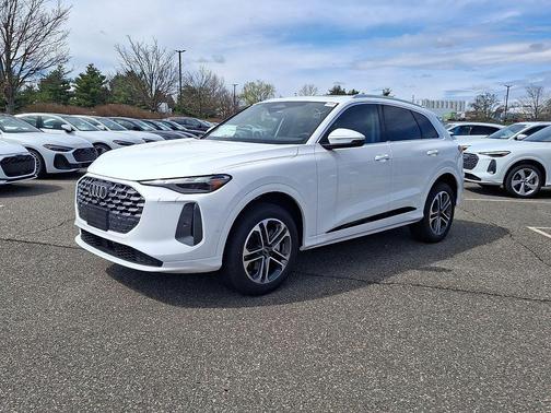 Arkona White 2025 Audi Q5 Premium TFSI quattro S tronic