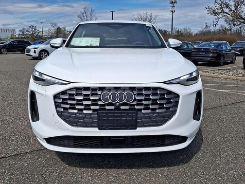 Arkona White 2025 Audi Q5 Premium TFSI quattro S tronic
