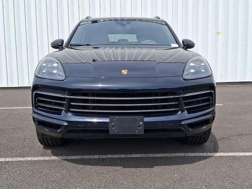 Moonlight Blue 2023 Porsche Cayenne Platinum Edition