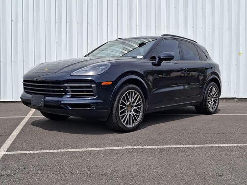 Moonlight Blue 2023 Porsche Cayenne Platinum Edition