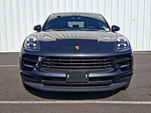 Volcano Grey Metallic 2020 Porsche Macan Macan