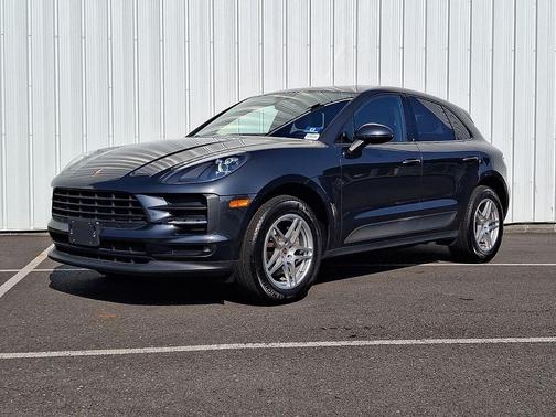 Volcano Grey Metallic 2020 Porsche Macan Macan