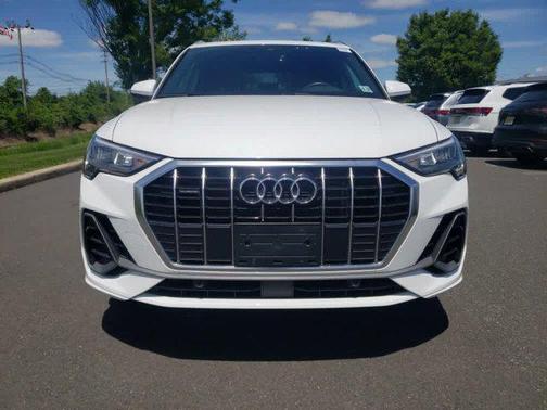 2022 Audi Q3 45 S line Premium