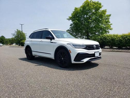 2022 Volkswagen Tiguan 2.0T SE R-Line Black 4MOTION