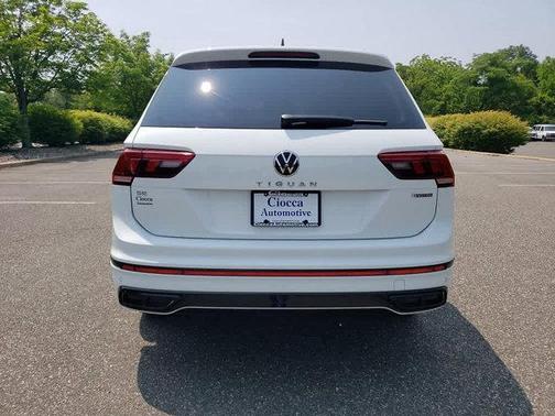 2022 Volkswagen Tiguan 2.0T SE R-Line Black 4MOTION
