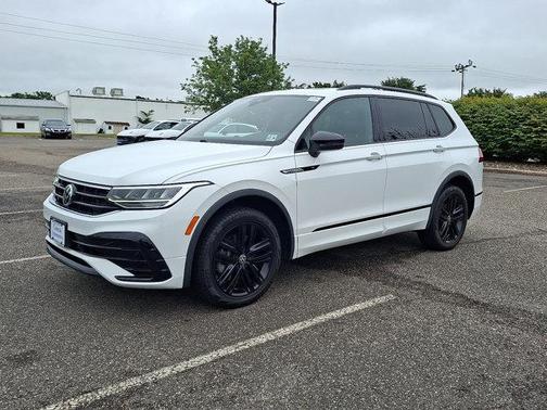 2022 Volkswagen Tiguan 2.0T SE R-Line Black 4MOTION