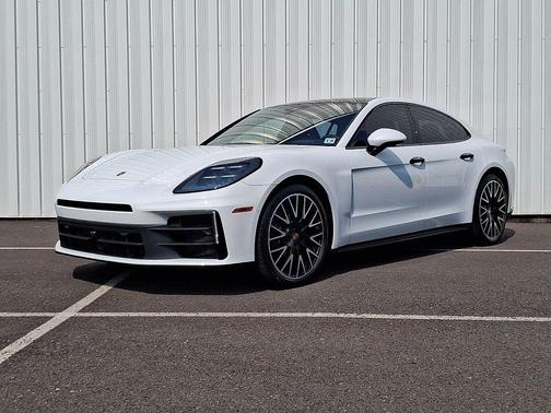 Carrara White Metallic 2024 Porsche Panamera 4