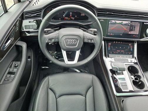 2024 Audi Q7 55 Premium Plus