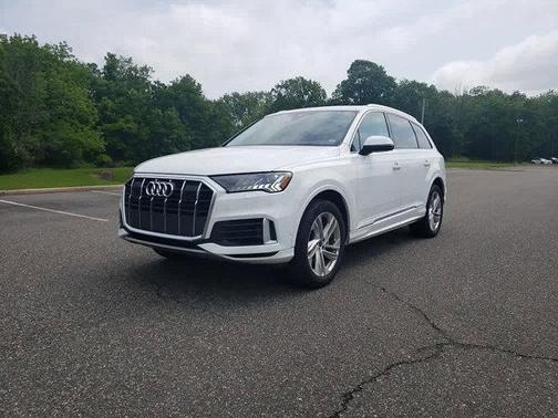 2024 Audi Q7 55 Premium Plus