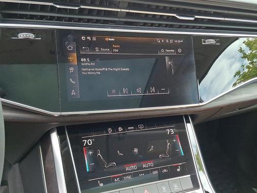 Waitomo Blue Metallic 2026 Audi Q7 45 Premium