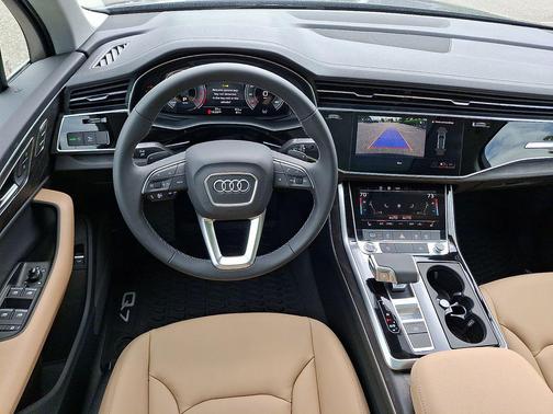 Waitomo Blue Metallic 2026 Audi Q7 45 Premium