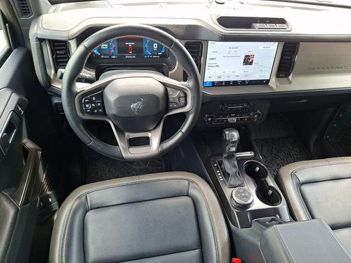 Azure Gray Metallic Tri-Coat 2025 Ford Bronco Outer Banks