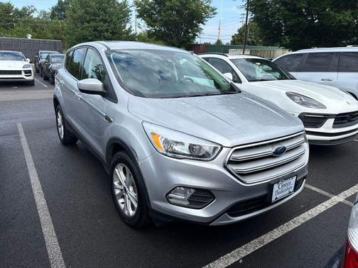 Ingot Silver Metallic 2019 Ford Escape SE