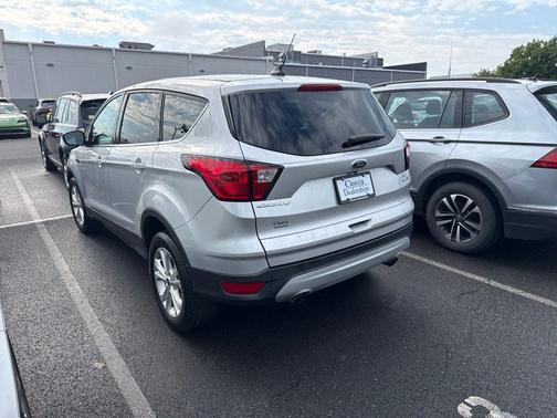Ingot Silver Metallic 2019 Ford Escape SE