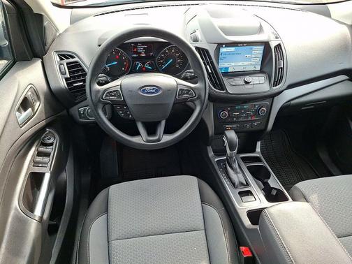 Ingot Silver Metallic 2019 Ford Escape SE