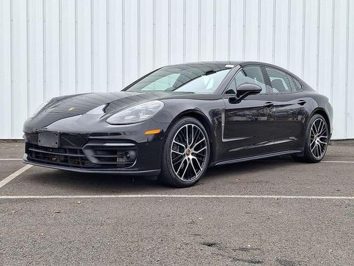 Black 2023 Porsche Panamera 4 Platinum Edition