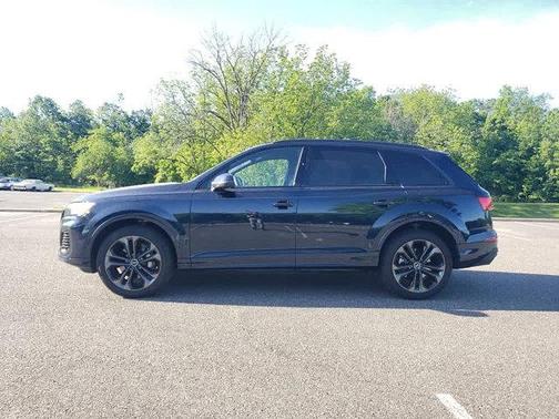 2025 Audi Q7 55 Premium Plus