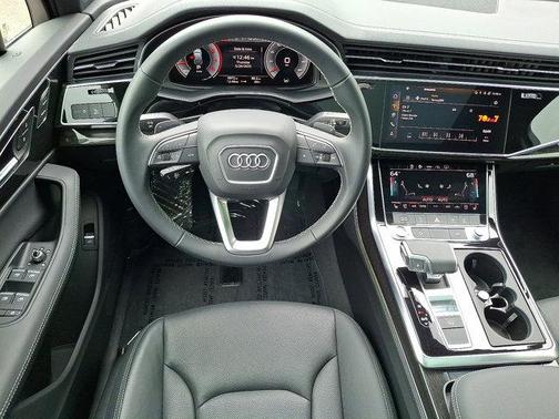 2025 Audi Q7 55 Premium Plus