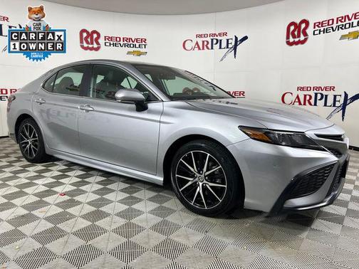 Celestial Silver Metallic 2024 Toyota Camry SE