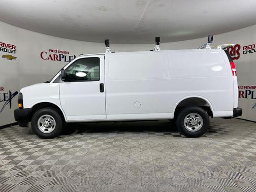 Summit White 2026 Chevrolet Express 2500 Work Van