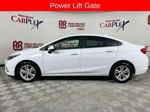 Summit White 2017 Chevrolet Cruze LT