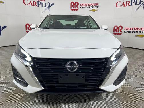 Pearl White Tricoat 2023 Nissan Altima 2.5 SL