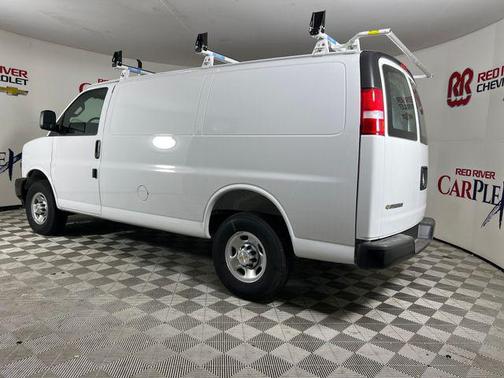 2025 Chevrolet Express 2500 RWD 2500 Regular Wheelbase WT